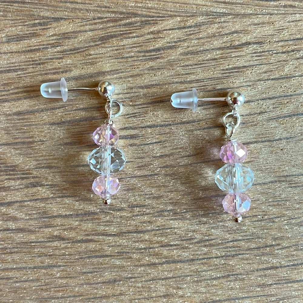 HAND CRAFTED CRYSTAL DROP PIERCED EARRINGS Pink Clear Silver
